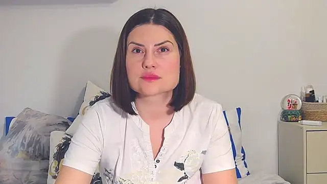 Snapshot of alisenties chatting on 12.29.24 alisenties online show from 12.29.24