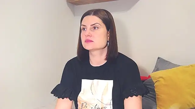 Snapshot of alisenties chatting on 02.13.25 alisenties online show from 02.13.25