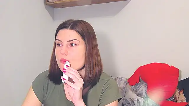 Snapshot of alisenties chatting on 03.13.25 alisenties online show from 03.13.25