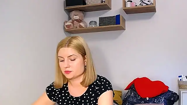 Snapshot of alisenties chatting on 09.26.25 alisenties online show from 09.26.25