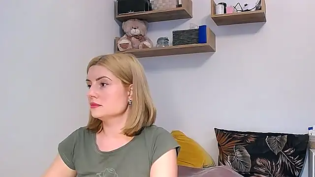 Snapshot of alisenties chatting on 10.01.25 alisenties online show from 10.01.25