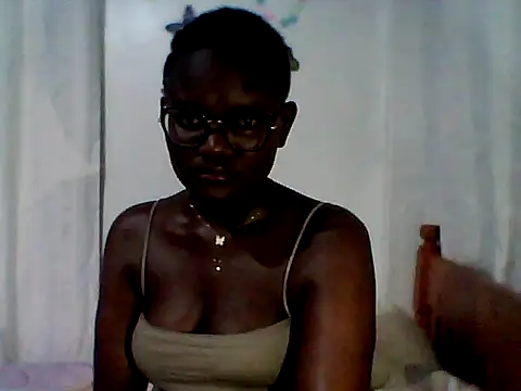 Snapshot of finegirlsheila chatting on 07.17.26 finegirlsheila online show from 07.17.26