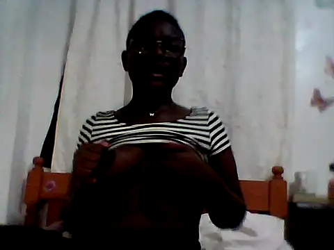 Snapshot of finegirlsheila chatting on 07.20.26 finegirlsheila online show from 07.20.26