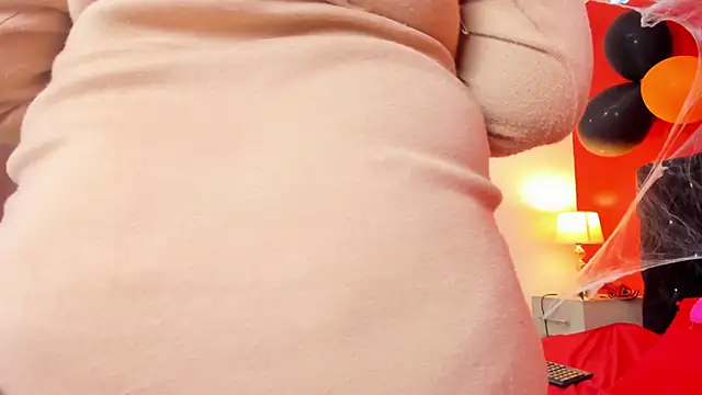 NikolSalas online show from 10.29.25