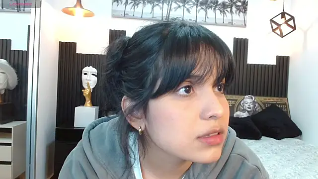 Snapshot of yurii_petite chatting on 07.15.26 yurii petite online show from 07.15.26