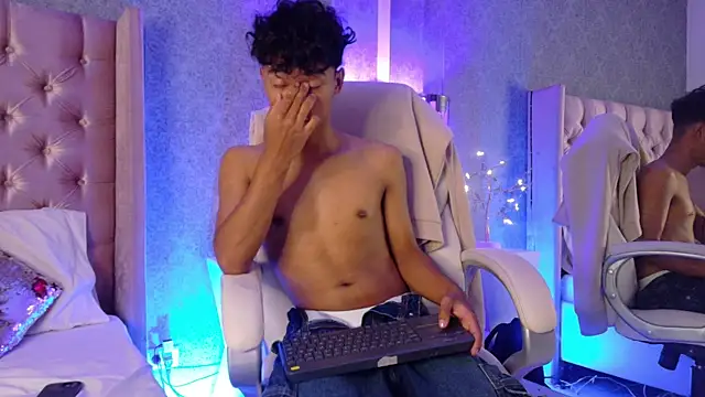 Snapshot of Adam_Foxxx chatting on 07.21.26 Adam Foxxx online show from 07.21.26