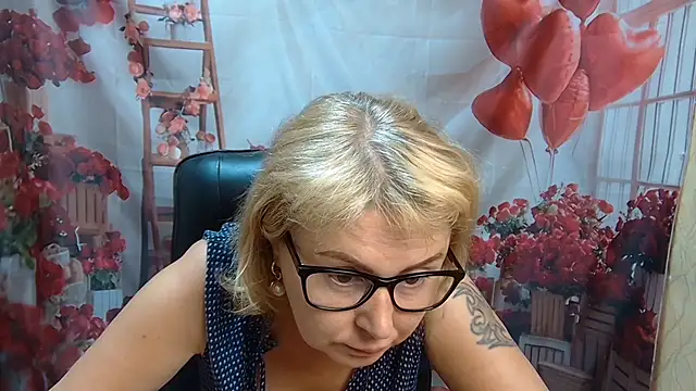 Snapshot of LindaSloboda chatting on 07.19.26 LindaSloboda online show from 07.19.26