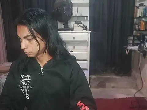 Snapshot of Aryannagutierrez chatting on 07.15.26 Aryannagutierrez online show from 07.15.26