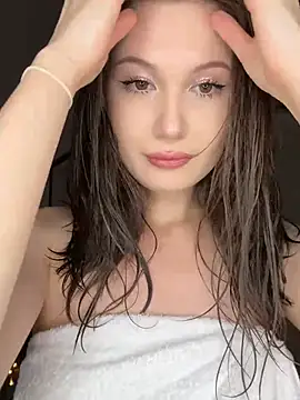 Snapshot of chiarahoney12 chatting on 07.16.26 chiarahoney12 online show from 07.16.26