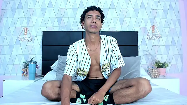 Snapshot of MarckThompsonn chatting on 07.19.26 MarckThompsonn online show from 07.19.26