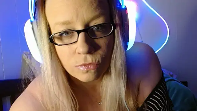 Snapshot of XxMs_StarzxX chatting on 01.23.25 XxMs StarzxX online show from 01.23.25