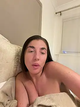 Snapshot of BellaTxx chatting on 07.17.26 BellaTxx online show from 07.17.26