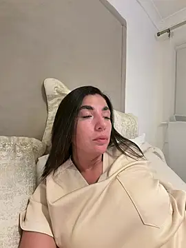 Snapshot of BellaTxx chatting on 07.24.26 BellaTxx online show from 07.24.26