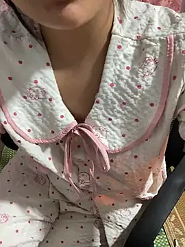 Snapshot of Ngoc_xinh chatting on 07.18.26 Ngoc xinh online show from 07.18.26