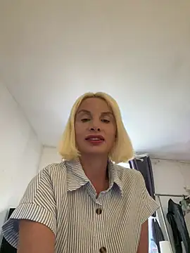 Snapshot of yourfavmarina chatting on 07.19.26 yourfavmarina online show from 07.19.26