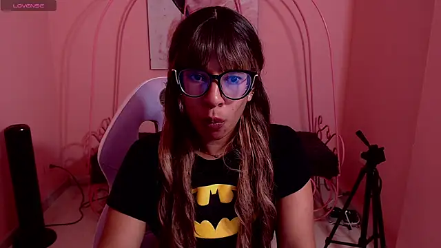 Snapshot of Ariavelvett_ chatting on 07.23.26 Ariavelvett online show from 07.23.26