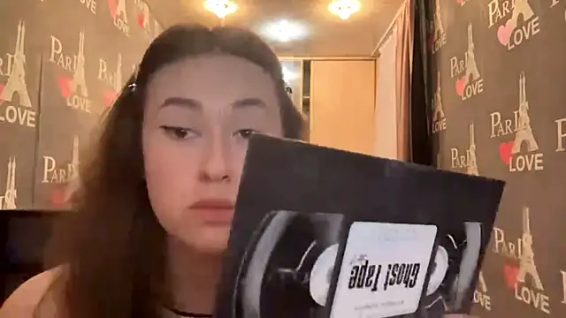 Snapshot of AlexisShivers chatting on 07.19.26 AlexisShivers online show from 07.19.26