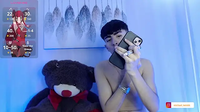 Snapshot of Michaell_and_twink chatting on 07.20.26 Michaell and twink online show from 07.20.26