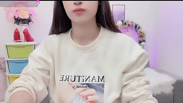 Snapshot of Katy_Bae chatting on 12.17.24 Katy Bae online show from 12.17.24