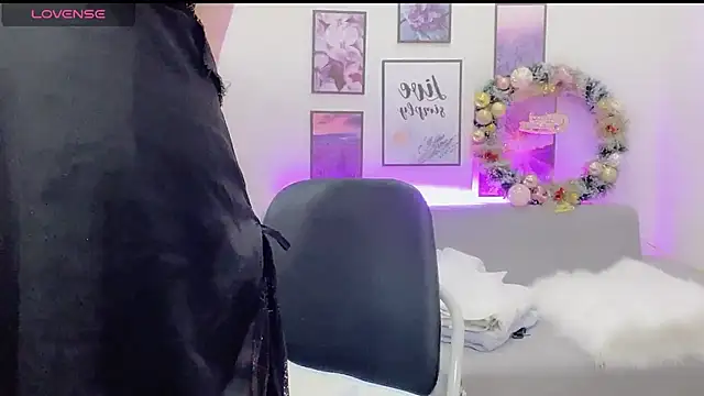 Snapshot of Katy_Bae chatting on 12.30.24 Katy Bae online show from 12.30.24