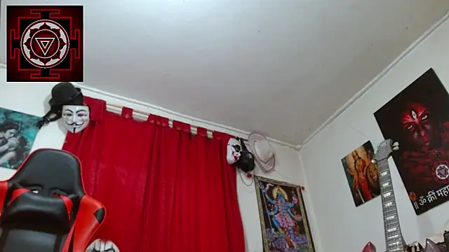 Snapshot of Amanda_Valeska chatting on 10.11.25 Amanda Valeska online show from 10.11.25