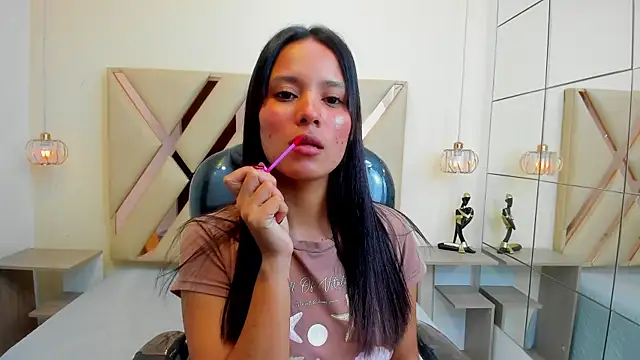 Ivonne Latina online show from 07.23.26