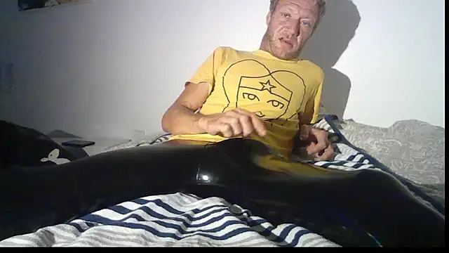 Snapshot of PumpStone chatting on 08.01.26 PumpStone online show from 08.01.26