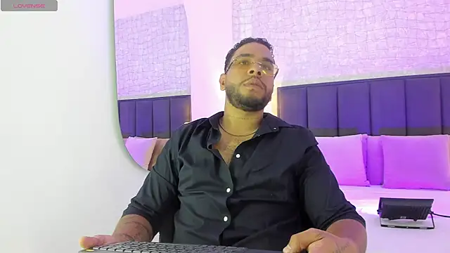 Snapshot of Jacksson_Miller_ chatting on 08.03.26 Jacksson Miller online show from 08.03.26