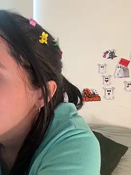 IvyValentine online show from 10.31.25