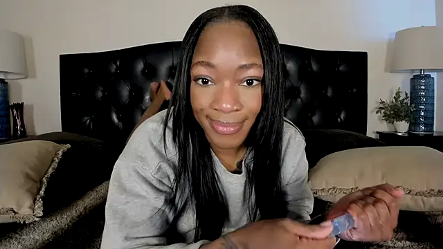 nicolesolace online show from 02.04.26