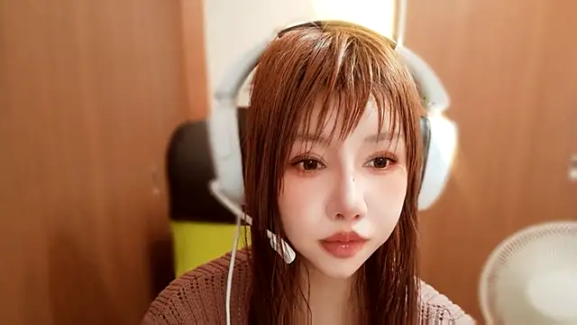 Snapshot of mew-mia-meow chatting on 07.30.26 mew-mia-meow online show from 07.30.26