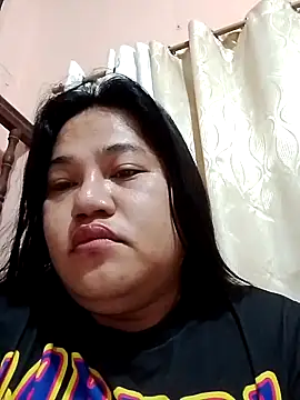 Snapshot of Andrea0414 chatting on 10.18.25 Andrea0414 online show from 10.18.25