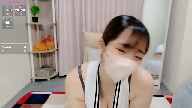 Snapshot of moeka- chatting on 08.05.26 moeka- online show from 08.05.26