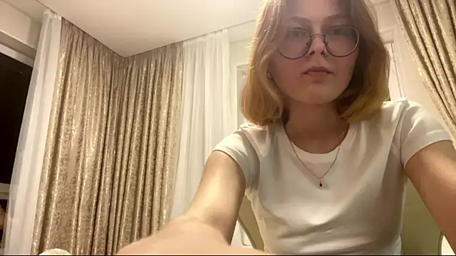 Snapshot of ViennaKiss chatting on 08.07.26 ViennaKiss online show from 08.07.26