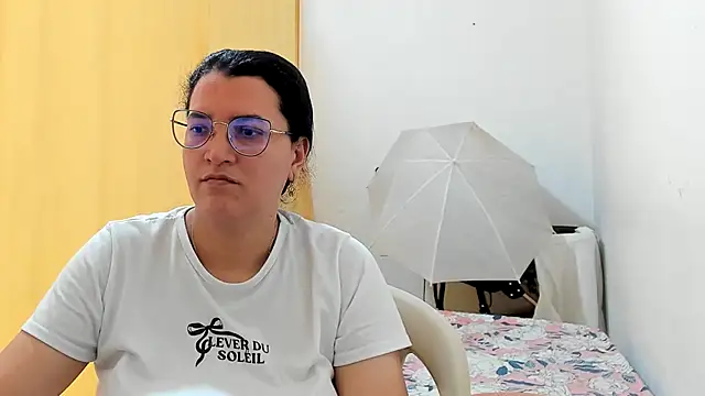 Snapshot of MARILYN_GARCIA chatting on 05.28.26 MARILYN GARCIA online show from 05.28.26