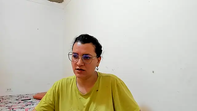 Snapshot of MARILYN_GARCIA chatting on 06.12.26 MARILYN GARCIA online show from 06.12.26
