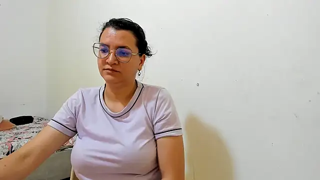 Snapshot of MARILYN_GARCIA chatting on 06.15.26 MARILYN GARCIA online show from 06.15.26