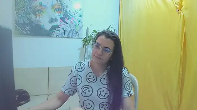 Snapshot of MARILYN_GARCIA chatting on 07.10.26 MARILYN GARCIA online show from 07.10.26