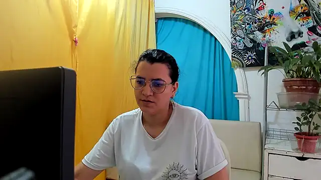 Snapshot of MARILYN_GARCIA chatting on 07.13.26 MARILYN GARCIA online show from 07.13.26