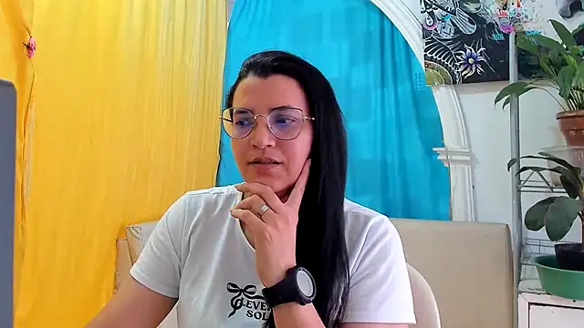 Snapshot of MARILYN_GARCIA chatting on 07.14.26 MARILYN GARCIA online show from 07.14.26
