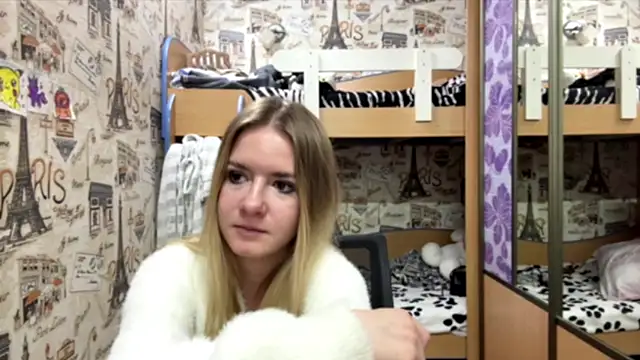 Snapshot of babycuteshy chatting on 08.08.26 babycuteshy online show from 08.08.26