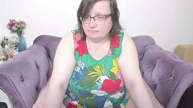 Snapshot of vitabox chatting on 04.24.26 vitabox online show from 04.24.26