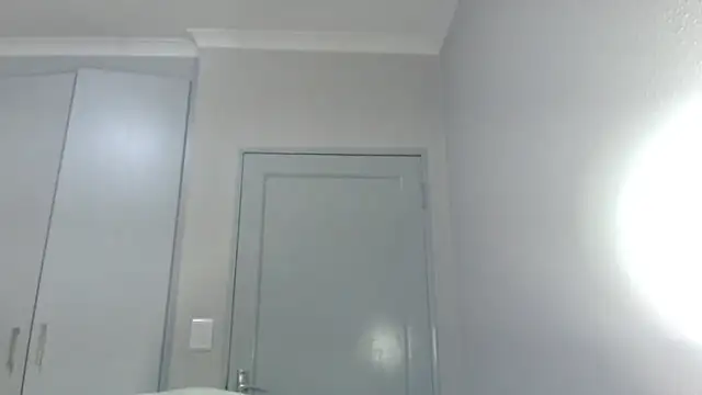 Snapshot of leanna23 chatting on 10.15.25 leanna23 online show from 10.15.25