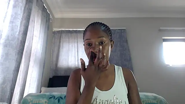 Snapshot of leanna23 chatting on 11.03.25 leanna23 online show from 11.03.25