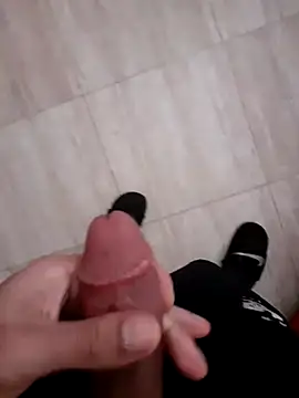 Snapshot of Demillvan chatting on 02.17.25 Demillvan online show from 02.17.25