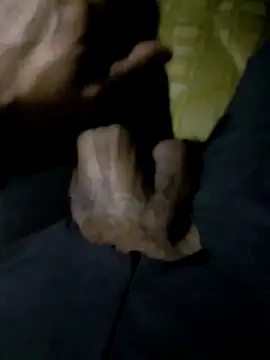 Snapshot of Demillvan chatting on 09.13.25 Demillvan online show from 09.13.25