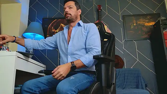 Snapshot of ChrisKox chatting on 09.27.25 ChrisKox online show from 09.27.25