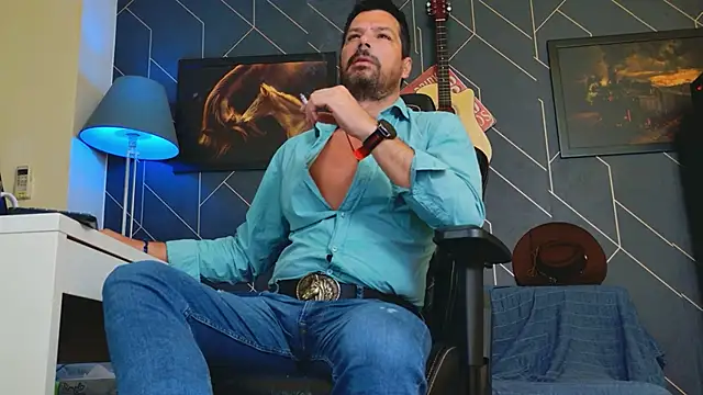 Snapshot of ChrisKox chatting on 09.28.25 ChrisKox online show from 09.28.25