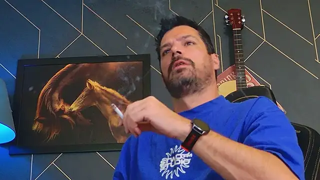 Snapshot of ChrisKox chatting on 10.08.25 ChrisKox online show from 10.08.25