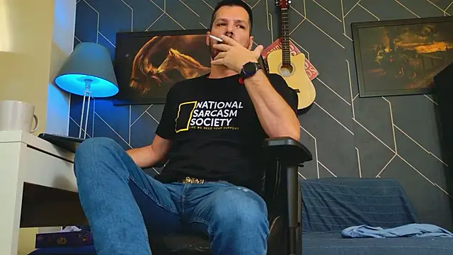 Snapshot of ChrisKox chatting on 10.18.25 ChrisKox online show from 10.18.25